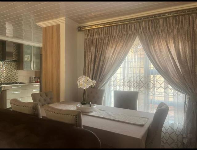 3 BEDROOM HOUSE FOR SALE IN HESTEAPARK